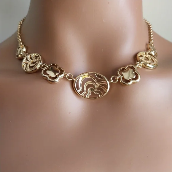 Liz Claiborne Gold Floral Necklace - Picture 5 of 12